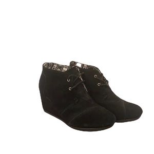 Toms Black lace up suede booties. Size 7.5